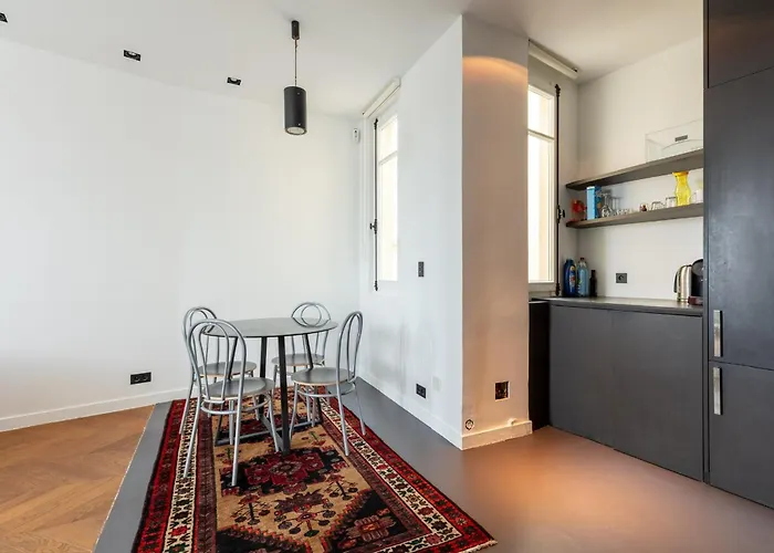 Fancy - Champs Elysees Apartment