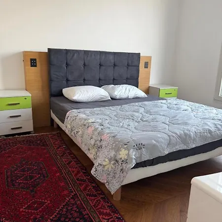 Fancy - Champs Elysees Apartment Paris